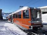 Die 3084 ist an ihrem Endpunkt auf dem Gornergrat angekommen, die Skifahrer haben den Bahnsteig fluchtartig verlassen, den Fotografen freut's...