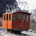 Lok 3002 (He 2/2) der Gornergratbahn, etwas schrg aufgestellt in einer Kreisverkehrsinsel in Stalden 17.3.2010)