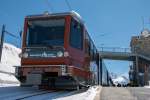 GGB Bhe 4/6 3082 und 3081 warten ganz oben auf die Talfahrt Richtung Zermatt. 06.04.2015