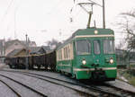 Zuckerrübenkampagne Frauenfeld 1993.
Jeweils während der Rübenkampagne herrschte bei BAM und YStC Hochbetrieb im Güterverkehr. Dabei gelangten während mehreren Jahren die Be 4/4 1-3 der YStC sowie die Be 4/4 11, 12, 14 und 15 der BAM zum Einsatz. Die beiden Unternehmen beschafften diese Triebwagen im Jahre 1981 gemeinsam für den Personen- und Güterverkehr.
Be 4/4 11 mit einem Rübenzug in Apples an einem nebligen Oktobertag im Jahre 1993. Damals standen noch zweiachsige Rübenwagen im Einsatz.
Bei der MBC/BAM verkehrten die letzten Zuckerrübenzüge im Jahre 2017. 
Foto: Walter Ruetsch 