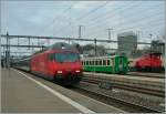 Zwischen der SBB Re 460 005-2 und dem BAM Te II stehen drei BAM Wagen, was insofern berrascht, als dass der BAM Reisezugverkehr verpenndelt ist.
21. Feb. 2013