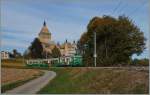 Nach dem Château de Chillon, zeigt sich nun auch wieder das Château de Vufflens in seine renovierter Schönheit; dank dem BAM Regionalzug 127 mit dem Be 4/4 14 an der Spitze wird das