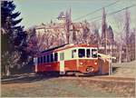 Der CEV BDeh 2/4 73 macht auf seiner Fahrt in Richtung Blonay einen Stop bei der Haltestelle Château de Blonay.