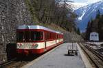 Im Mai 1980 fährt die Garnitur BDeh 4/4 501/Bt 601 aus dem Bahnhof Salvan in Richtung Martigny aus