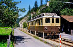 Frühere Schweizer Privatbahn Meiringen-Innertkirchen-Bahn: Motorwagen ABDeh 4/4 301 (Berner Oberland-Bahnen, BOB) bei der Haltestelle Unterwasser (1988)