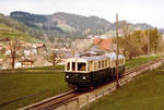 AB/SGA/TB/FW/RhW/RHB: 
DIE BAHNEN IM APPENZELLERLAND ZU DEN ZEITEN VOR DER FUSION ZU DEN APPENZELLER BAHNEN.
Der zum Dienstriebwagen umgebaute SGA Xe 2/3 17 mit Baujahr 1911 bei Gais unterwegs im April 1981.
Foto: Walter Ruetsch