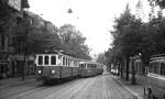 VBW Vereinigte Bern-Worb-Bahnen__Be4/4 71 von 1932 mit einem ex Pforzheimer Bw als Mittelwagen im Stadtgebiet.__27-08-1976