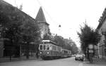 VBW Vereinigte Bern-Worb-Bahnen__ Bunte Mischung  mit Ce2/4 35 von 1925 mit ex Pforzheimer Mittelwagen im Stadtgebiet.