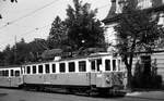 VBW Vereinigte Bern-Worb-Bahnen__CFe4/4 38 von 1913 mit einem ex Pforzheimer Bw im Stadtgebiet.
