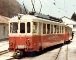 Triebwagen BDe 4/4  1 + Personenwagen B  51 bei Rangierarbeiten im Bahnhof von Waldenburg im Mai 1982