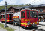 Wohl ein Unikat: 'Zisternensteuerwagen' der Jungfraubahn.