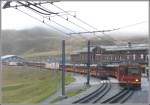 Kleine Scheidegg Bahnhofsteil der Jungfraubahn mit Frontansicht des Zekt 95. (11.10.2007)