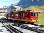 JB - Triebwagen BDhe 2/4 207 mit Steuerwagen im Bahnhof auf der Kleinen Scheidegg am 16.09.2011