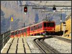 BDhe 4/8 215 und 213 verlassen Eigergletscher Richtung Kleine Scheidegg. (23.10.2012)