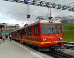 BDhe 4/8 214 + BDhe 4/8 211 als R 463 (Kleine Scheidegg - Jungfraujoch) am 23.7.2015 im Bahnhof Kleine Scheidegg.