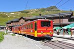 Die Tage der alten BDhe 2/4 im Regelverkehr sind endgltig gezhlt. Bereits 2 der neuen Triebzge sind im Einsatz; deshalb nutzte ich die Gelegenheit noch einmal: Bt 32 und BDhe 2/4 208 in kleine Scheidegg, 04.07.2016. 

