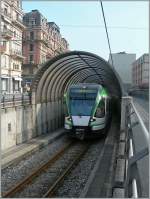 Die Schnittstelle der LEB zwischen  Straßenbahn  und  Métro : Der Regionalzug nach Bercher verlässt den Tunnel und wird einer Strassenbahn gleich, durch Lausanne fahren.