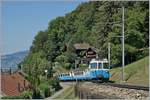 Nostalgie am Genfersee - eigentlich die Aufgabe der Blonay-Chamby Bahn, doch das Monopol hat sie nicht: Der MOB ABDe 8/8 4002 VAUD mit seinem stilechten Regionalzug 2224 kurz nach Chernex auf der