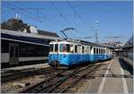 Der MOB ABDe 8/8 4002 VAUD rangiert im Bahnhof von Montreux.