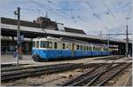 Der MOB ABDe 8/8 4002 VAUD wartet in Montreux auf die Abfahrt als Regionalzug 2332 nach Chernex.