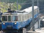 MOB - Einfahrender Regionalzug mit Triebwagen ABDe 8/8 4002 und 2 Personenwagen B + AB in den Bahnhof von Montreux am 05.04.2008