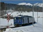 Der MOB BDe 4/4 3002 mit einem Dienstzug bei Les Sciernes.