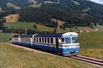 MOB: Regionalzug mit einem Be 4/4 Pendel der Serie 5000 im Sommer 1984 zwischen Schönried und Gruben.
Foto: Walter Ruetsch