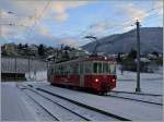 Ein auf die Gleise gefallener Baum bescherte der CEV einen Streckenunterbruch und mir dieses Bild mit dem auf die Fahrgäste vom SEV wartenden BDeh 2/4 N° 74 in St-Légier Gare.