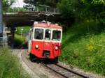 Goldenpass CEV - Fotoextrafahrt für Bahnforum.ch mit den Zahnradtriebwagen BDeh 2/4 73 bei der Haltestelle Gilamot zwischen Blonay und Vevey am 16.05.2015