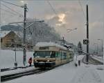 Winter in Blonay: Der CEV GTW 2/6 7001 (ex St-Légier) rangiert in Blonay um vom Gleis 1 aufs Gleis 2 zu kommen.