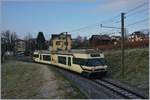 Die CEV MVR GTW Be 2/6 7001 - 7004 haben zusammen 1 000 000 Kilometer zurückgelegt. Hier verlässt der CEV MVR Be 2/8 7001 in St-Légier Gare in Richtung Blonay. Die bunte Holzpflöckchen  deuten an, dass im Bahnhof Umbauarbeiten anstehen.
14. Dez. 2016