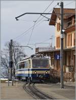 Der  Schülerzug  3389 erreicht Caux.