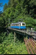 Am 3. Juli 2016 fand der Rochers-de-Naye-Lauf statt, weshalb die MGN diverse Verstärkerzüge einsetzte. Da der Bhe 4/8 305 derzeit in der Werkstätte in Chernex weilt, kamen alle drei noch vorhandenen Bhe 2/4 zum Einsatz. Der Bhe 2/4 204 überfährt auf Talfahrt die Brücke bei Le Tremblex.