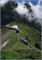 Wetter und Bhe 2/4 204 an der Wasserscheide Rhone Rhein oberhalb von Jaman am 3.