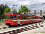 NStCM - Triebwagen BDe 4/4 211 mit Steuerwagen ABt 302 im Depotareal in Nyon am 06.05.2015