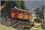 Wagen 28  Alpenrose  auf Talfahrt (abgebgelt) auf der Mattalp. (04.10.2011)