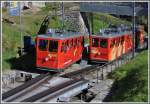 Zwei Geleise, erschlossen durch je eine Schiebebhne, haben Platz fr je 5 Zge. So kreuzen sich in Aemsigen bei Grossandrang innerhalb von einigen Minuten bis zu 10 Triebwagen. Sichtbar sind hier die 25 und 28. (04.10.2011)