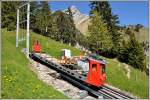 Auch auf der Pilatusbahn gibt es  Güterzüge . Materialtransport in Ämsigen. (20.05.2014)