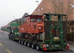 Regionalverkehr Bern Solothurn (RBS).
Bergisches Strassenbahnmuseum Wuppertal.
Die beiden Güterzugslokomotiven Ge 4/4 111 und Ge 4/4 112, ehemals Hagener Strassendbahn,  der ehemaligen SZB und VBW wurden nach ihrer Ausrangierung durch den RBS gerettet.
Die Ge 4/4 111 wurde am 26. Januar 2022 in Bätterkinden verladen. Ihre neue Heimat ist das Bergische Strassenbahnmuseum Wuppertal. Dort wird sie künftig an den Güterverkehr auf Meterspurgeleisen im Bergisch-Märkischen Raum erinnern.
Die Ge 4/4 112  YETTI  wurde vom VETERAN KLUB ZELEZNIC  RAILWAY VETEREN CLUB  in Poprad Slowakei übernommen und am 15. November 2021 in Solothurn beim RBS-Depot verladen.
Schon am Vorabend stand die Ge 4/4 111 in Bätterkinden für den Verlad bereit.
Der Beginn der langen Reise in Bätterkinden.
Foto: Walter Ruetsch