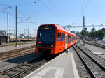 RBS - Triebwagen RABe 4/12  34 bei der einfahrt im RBS Bahnhof in Solothurn am 27.08.2016 