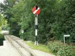 Schinznacher Baumschulenbahn.Ausser drei alten Schweizer Flgelsignalen ist auch diese Hipp`sche Wendescheibe zu sehen.
28.09.08