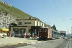 SPB Personenzug 638b von Schynige Platte nach Wilderswil am 05.08.1995 in Schynigeplatte mit He 2/2 12 - B 32 - B 31 - Hinweis: Lok noch in alter brauner Lackierung, Zug mit Bahnhof  