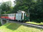 SPB - He 2/2 63 auf der Talfahrt unterwegs nach Wilderswil am 03.08.2013