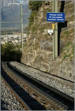 Mögen die Lokführer der A-L dieses unübersehbare Schild übersehen...
Oberhalb von Aigle, den 18. Okt. 2011