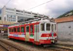 Die Aigle-Ollon-Monthey-Champéry Bahn: Der Zahnrad- und Adhäsions-Triebwagen 514 (Baujahr 1954) in Monthey, 18.August 2015.