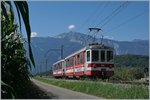 Überraschend zeigt sich nach der längeren AOMC Betriebspause infolge Sysemumstellung der Birsigtaler (ex BLT) Pendelzug im Planeinsatz: Nach einem kurzen Halt in Villy setzt der Bt 132 mit dem Be 4/4 101 seine Fahrt als Regionalzug 42 Richtung Monthey fort.
26. August 2016