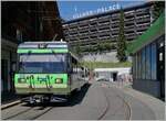 Der TPC BVB Beh 4/8 N° 93  Tüttlingen  wartet in Villars-sur-Ollon auf die baldige Abfahrt nach Bex. Der Name  Tuttlingen  wurde wohl in liebenswerter Weise den hiesigen Sprachgepflogenheiten abgepasst.

19. August 2023