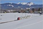 Der TPF Regionalzug S50 14824 von Palézieux nach Montbovon kurz vor Bossonnens; im Hintergrund die Freiburger Alpen.
Der Zug besteht aus dem führenden ABe 2/4 102  Sud Express , einem Zwischenwagen und dem schiebenden Be 2/4 102 ebenfalls mit dem Namen  Sud Express .

16. Feb. 2018 