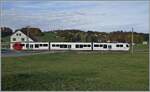 In La Verrerie wartet ein TPF SURF ABe 2/4 - B - Be 2/4 auf den Gegenzug.
