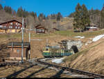 88. Lauberhornrennen am 13. Januar 2018 - Hochbetrieb bei der Wengernalpbahn. BDhe 4/4 109 unterhalb Wengwald.